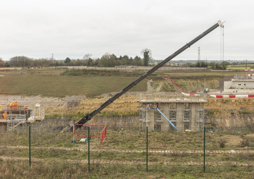 Altrad Generation supplies scaffolding access and barriers to support the construction of HS2's A422 Buckingham Road Overbridge